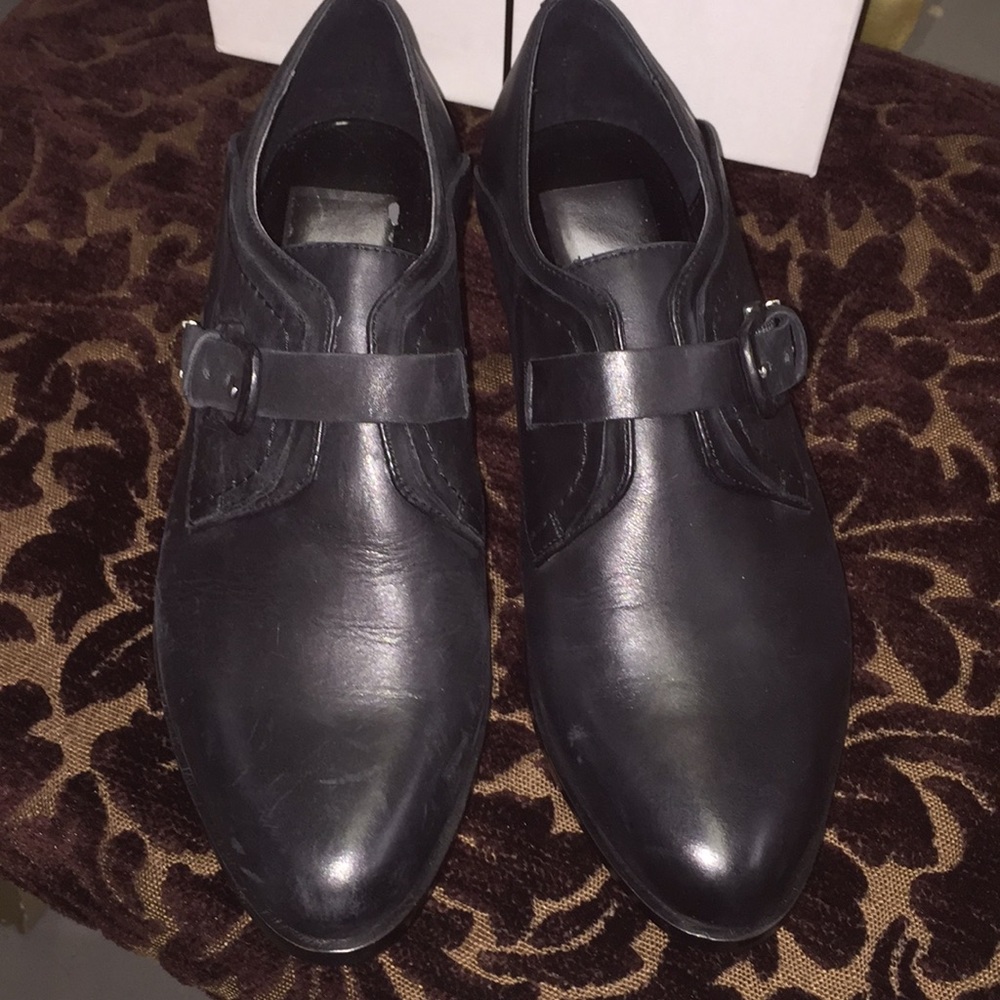 Dolce Vita Black leather new in the box size 6